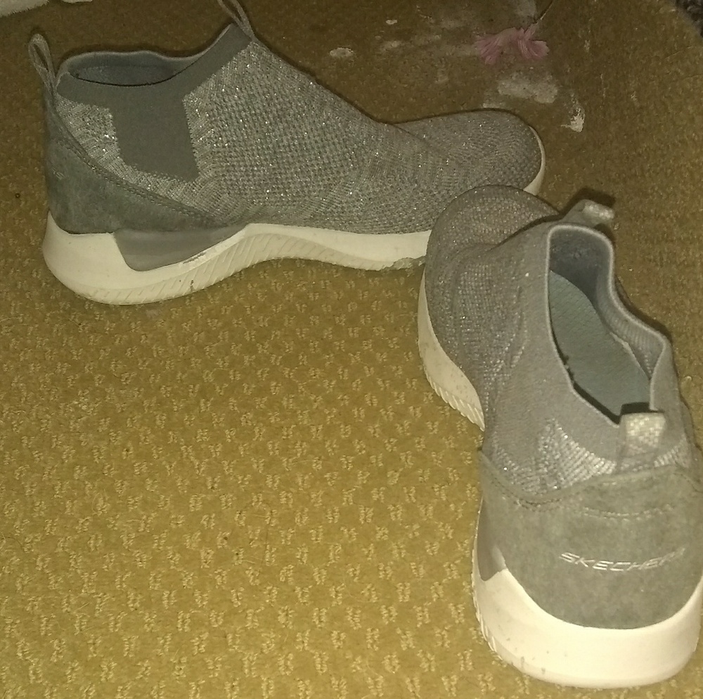 Sketchers walking sneakers